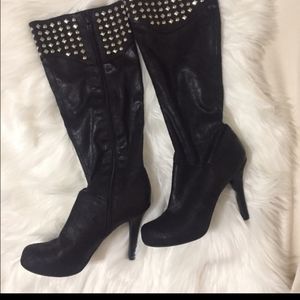 BCBG knee heel boots REPOSH